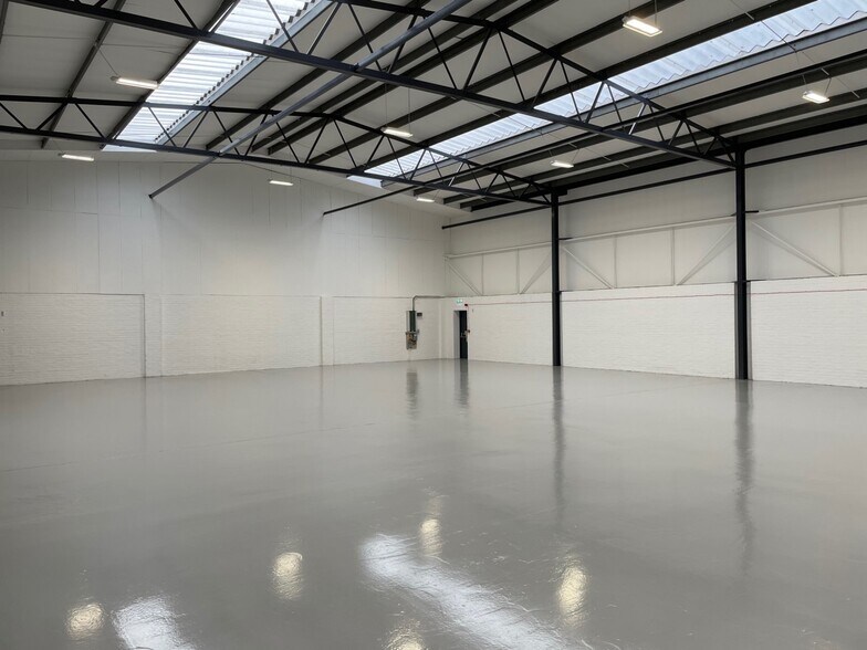 Riverside Way, Uxbridge, MDS UB8 2YF Industrial For Lease