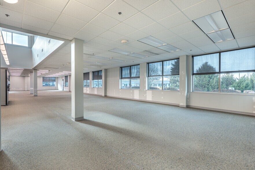 More Photos Of 3909 Tecport Dr, Harrisburg Flex For Sale