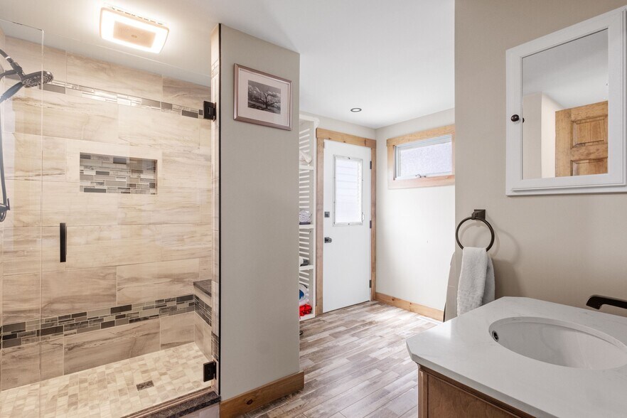 More Photos Of 291 Endicott St N, Laconia Hotel For Sale