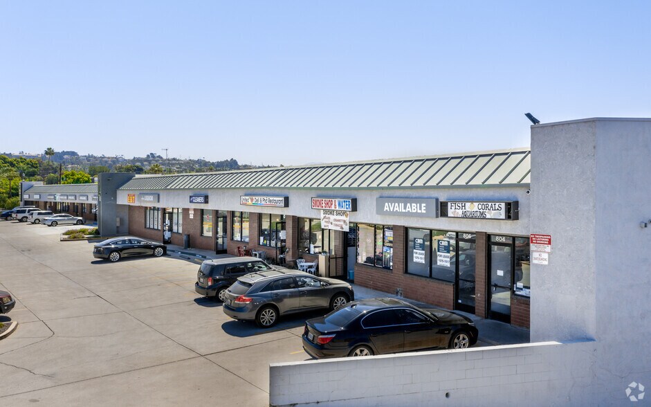 More Photos Of 806-846 E Lincoln Ave, Orange Unknown For Lease