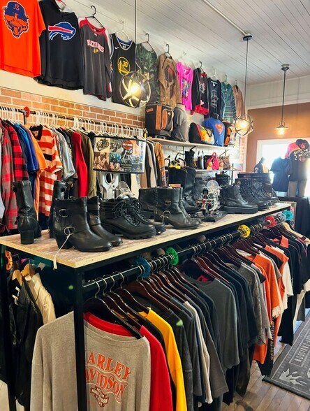 More Photos Of 9934-9936 Main St, Hebron Storefront Retail Residential For Sale