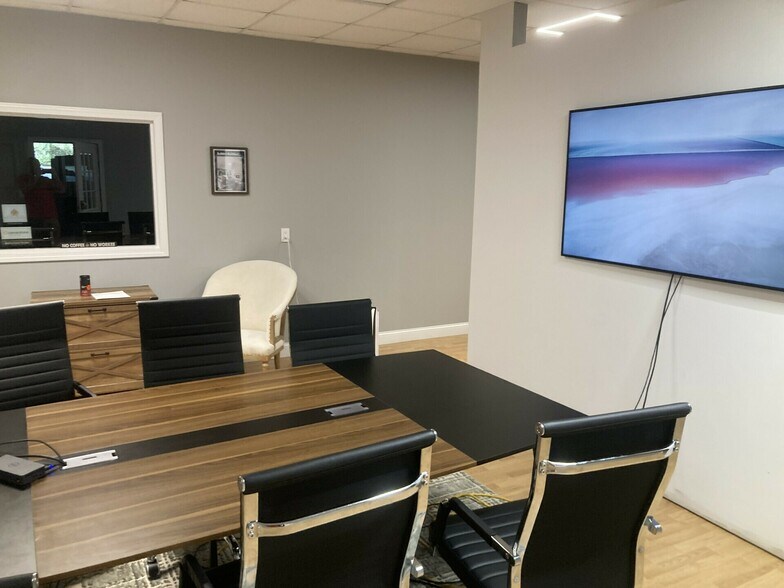 More Photos Of 114 Pembroke St, Kingston Storefront Retail Residential For Sale