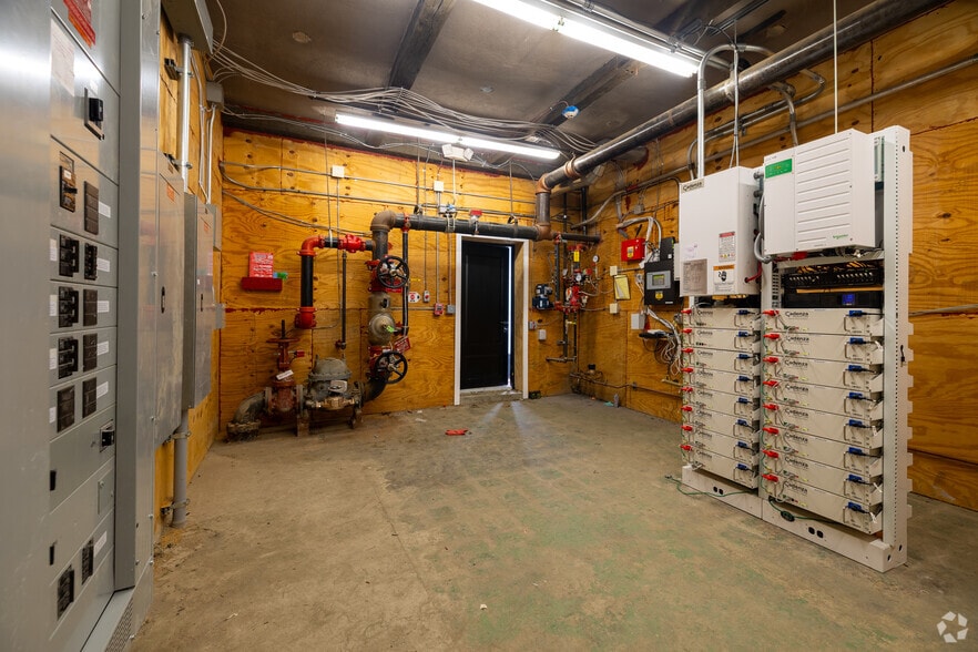 More Photos Of 481 US Highway 22, North Plainfield Freestanding For Sale