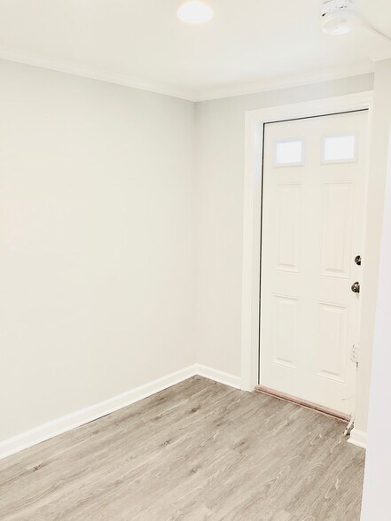 More Photos Of 1068 North St, Greenwich Storefront For Lease