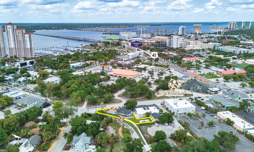 More Photos Of 1920 Victoria Ave, Fort Myers Office For Sale