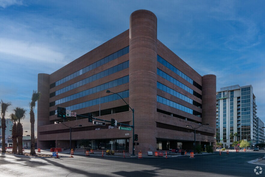 More Photos Of 600 S Las Vegas Blvd, Las Vegas Loft Creative Space For Lease