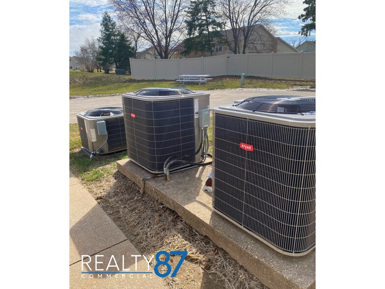 More Photos Of 3601 42nd St NE, Cedar Rapids Medical For Sale