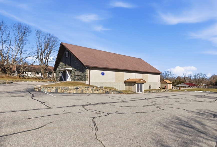 More Photos Of 81 Sprague St, Portsmouth Specialty For Sale