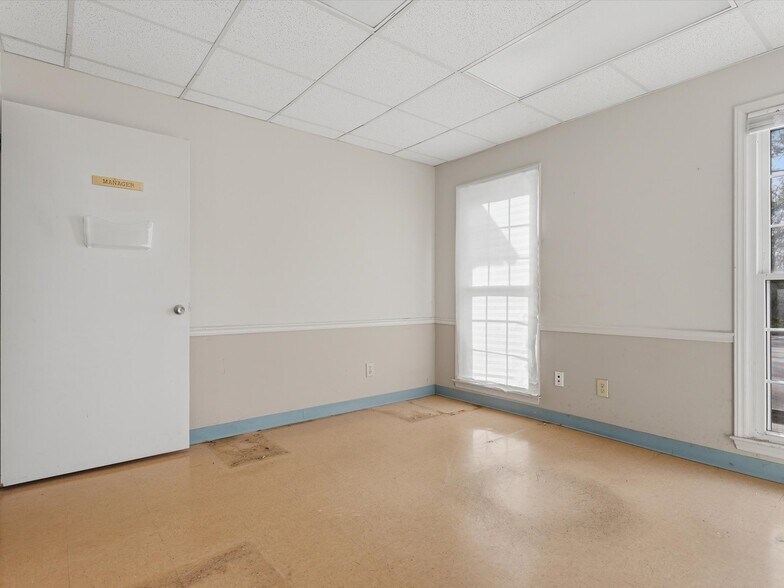 More Photos Of 825 Majestic Ct, Gastonia Medical For Lease