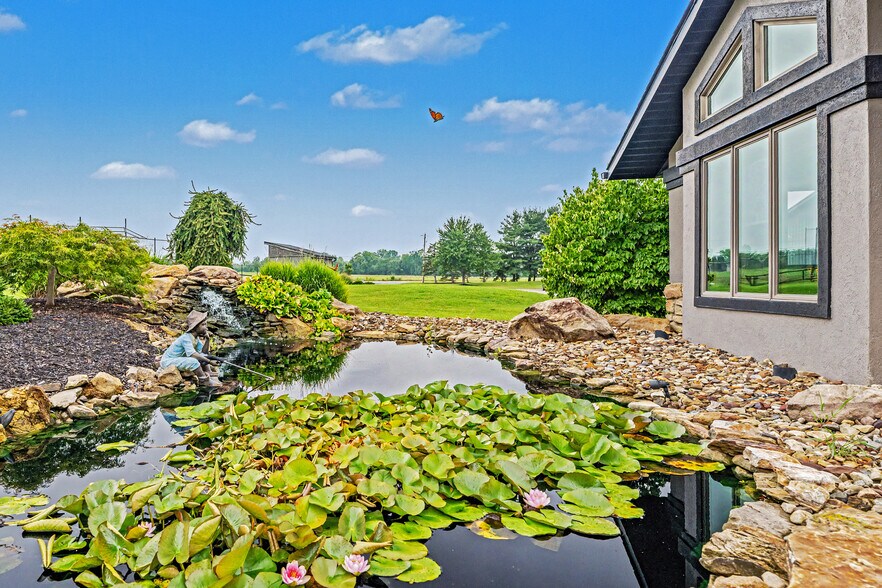 More Photos Of 7291 Stone Rd, Medina Office For Sale