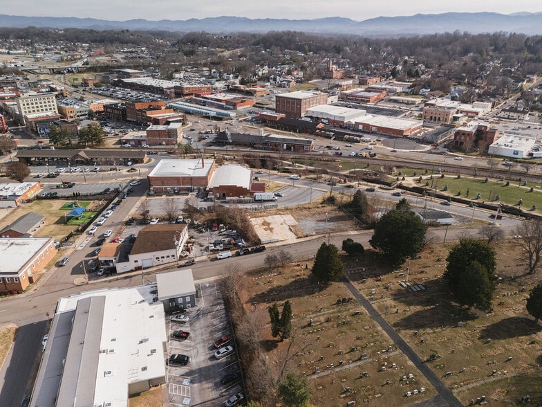 More Photos Of 213 S Boone St, Johnson City Restaurant For Sale