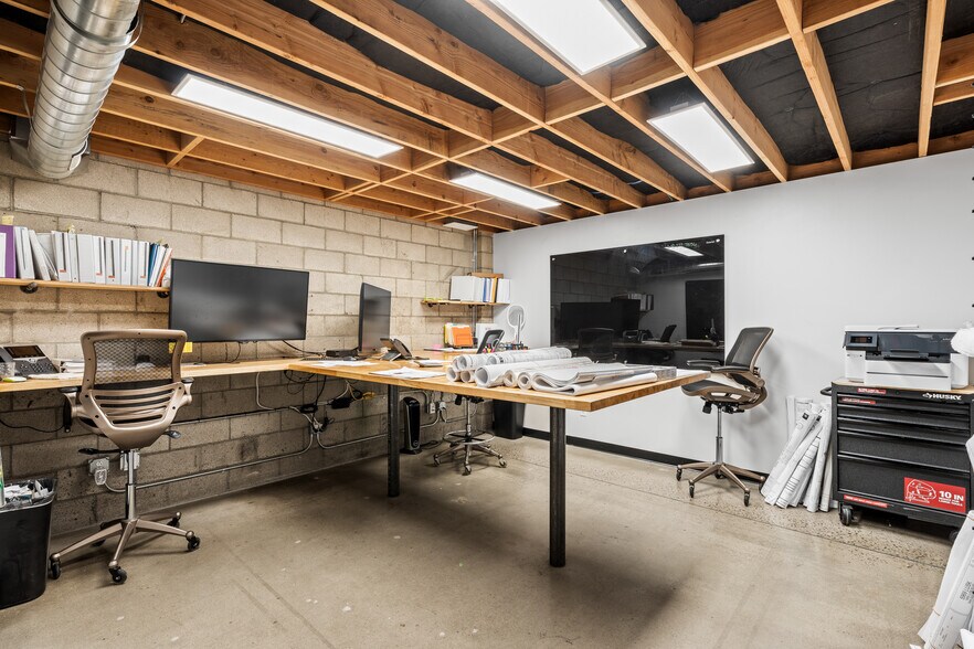 More Photos Of 225-231 W 16th St, National City Service For Sale