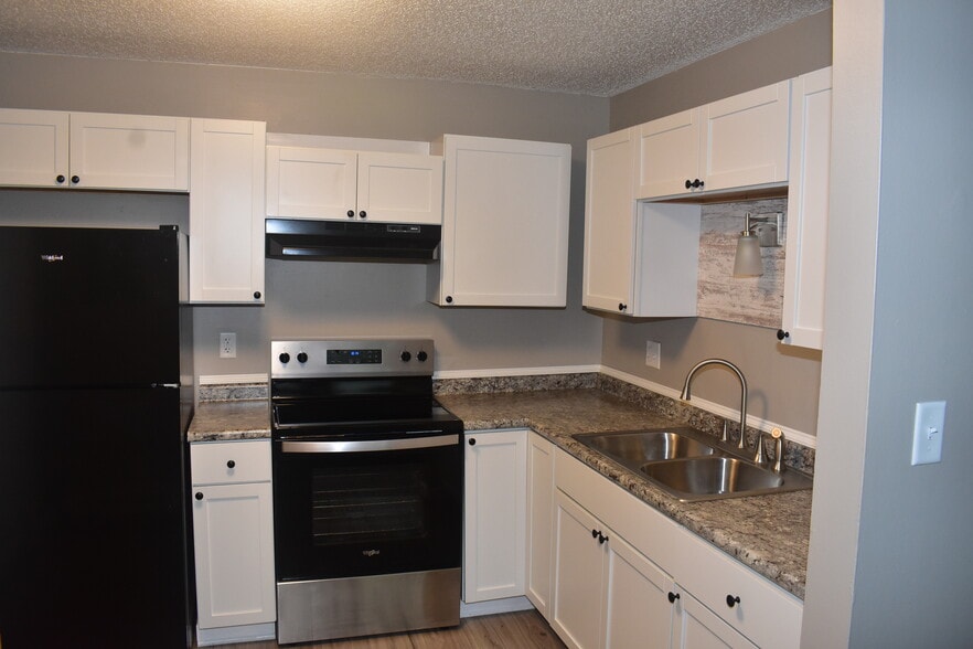 More Photos Of 3274 E Euclid Ave, Des Moines Apartments For Sale