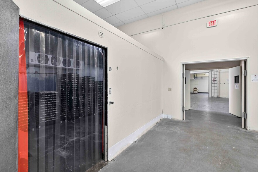 More Photos Of 12220 Rivera Rd, Whittier Warehouse For Lease