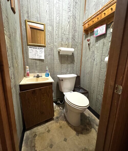 More Photos Of 11489 E Clarksville Rd, Marshall Restaurant For Sale