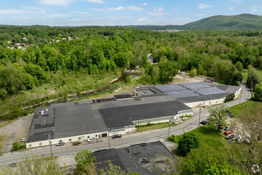 More Photos Of 112 Forge Hill Rd, New Windsor Township Warehouse For Lease