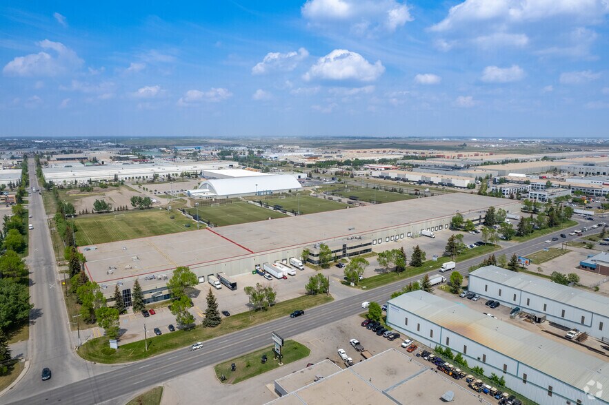 More Photos Of 4920-5280 72 Av SE, Calgary Warehouse For Lease