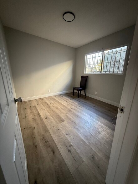 More Photos Of 732 W 76th St, Los Angeles Apartments For Sale