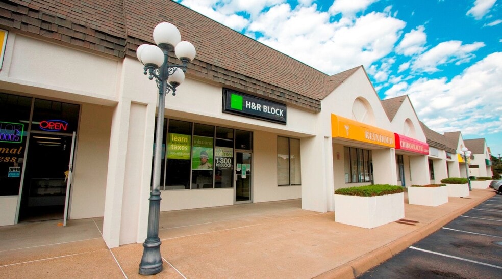 Primary Photo Of 4640 Shore Dr, Virginia Beach Unknown For Lease