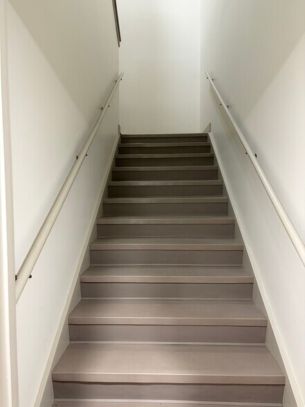 More Photos Of 823 Chickamauga Ave, Rossville Office For Lease