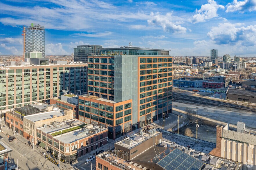 More Photos Of 320 N Sangamon St, Chicago Office For Lease