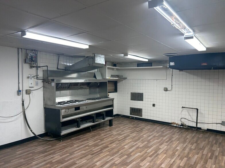 More Photos Of 1721 N King St, Hampton Daycare Center For Sale