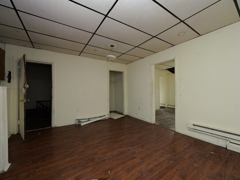 More Photos Of 170 Chambers St, Newburgh Apartments For Sale