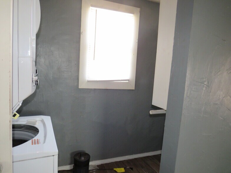 More Photos Of 925 W Main St, Yukon Apartments For Sale