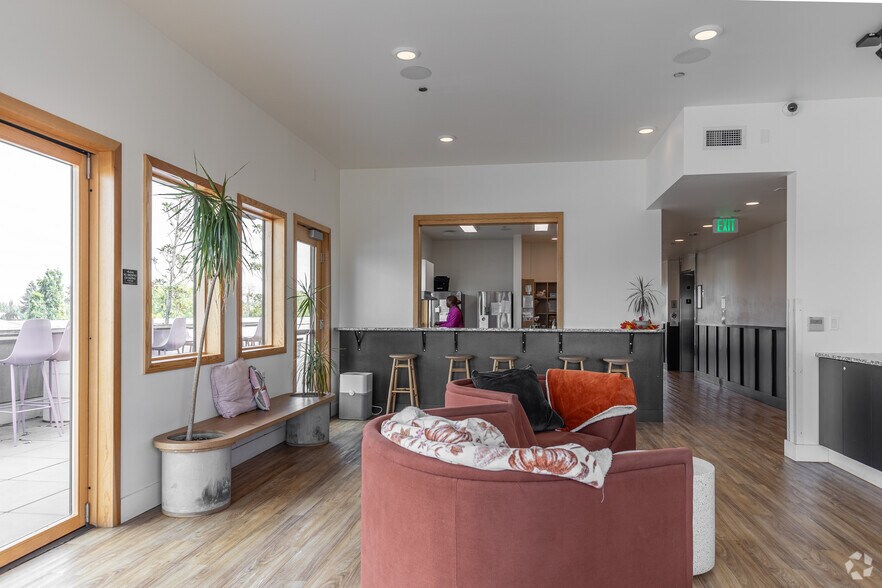 More Photos Of 1616 E Burnside St, Portland Hotel For Sale