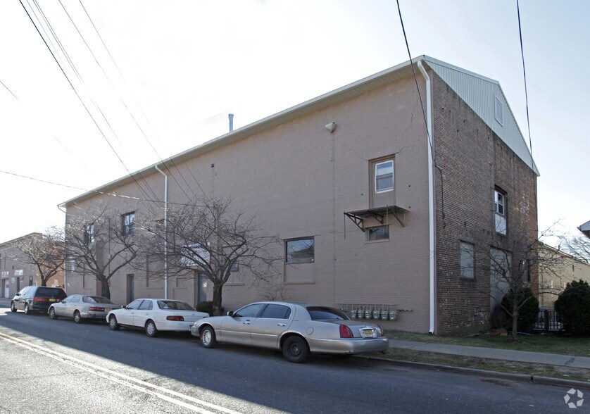 More Photos Of 118-120 Sandford St, New Brunswick Auto Repair For Lease