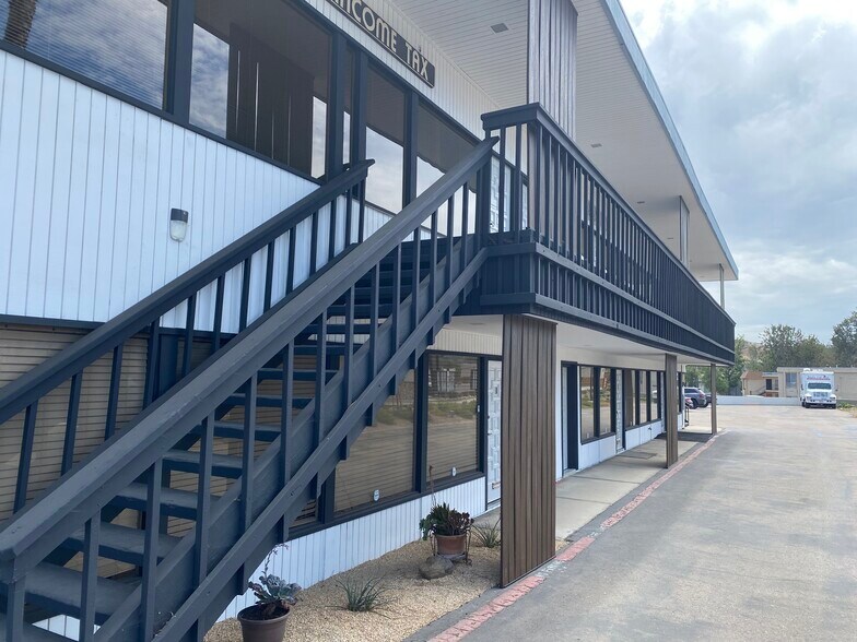 More Photos Of 12439 Poway Rd, Poway Office For Lease