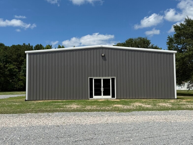 More Photos Of 4834 US Highway 264 W, Washington Flex For Lease