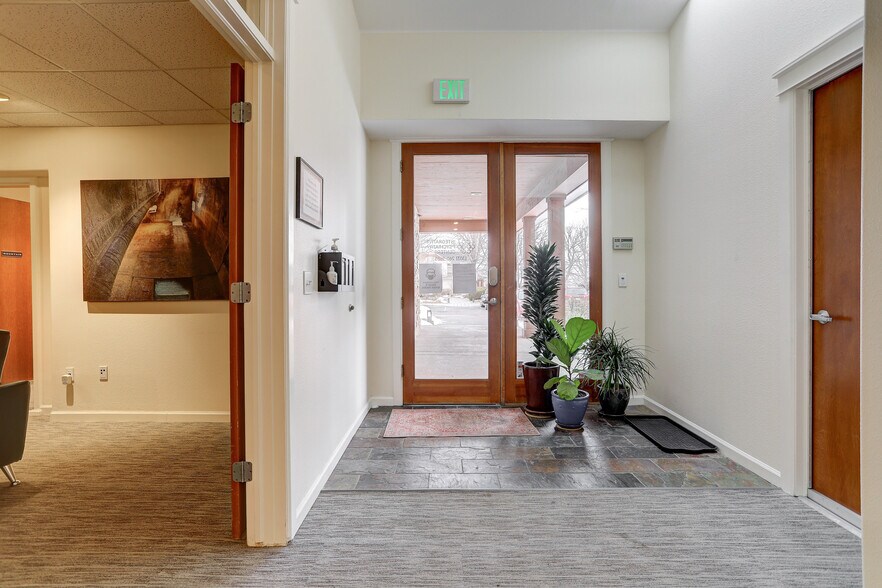 More Photos Of 7102 La Vista Pl, Niwot Medical For Sale
