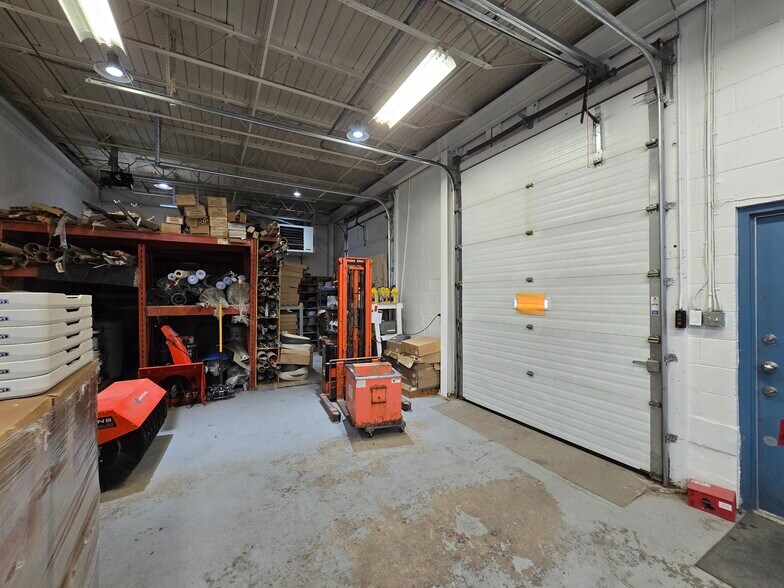 More Photos Of 10584 107th St NW, Edmonton Office For Sale