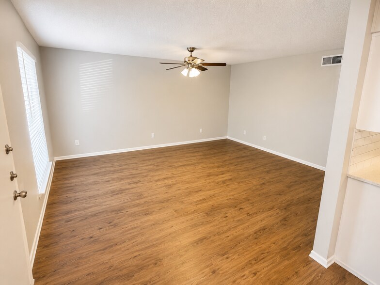 More Photos Of 1614 Wheless Ln, Austin Apartments For Sale