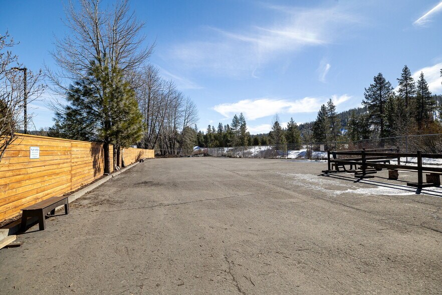 More Photos Of 12315 Deerfield Dr, Truckee Office Residential For Sale