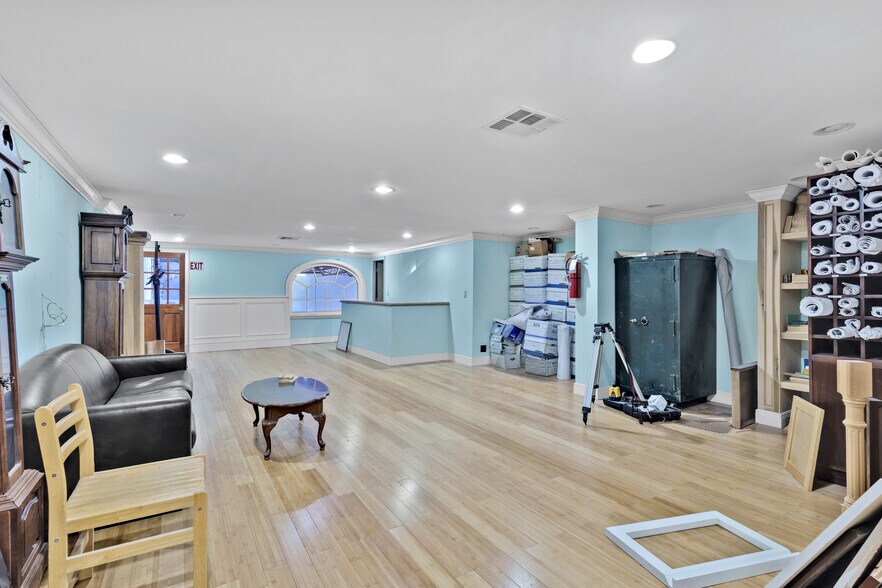 More Photos Of 1051 E 24th St, Hialeah Warehouse For Sale