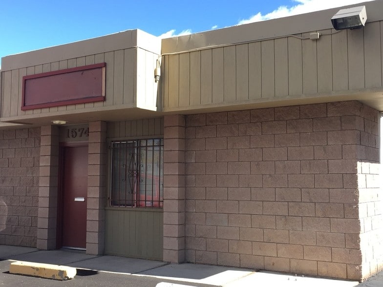 More Photos Of 397-399 Greg St, Sparks Light Distribution For Lease