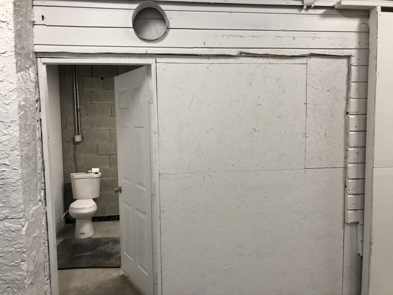 More Photos Of 18 W Winona Ave, Norwood Light Distribution For Sale