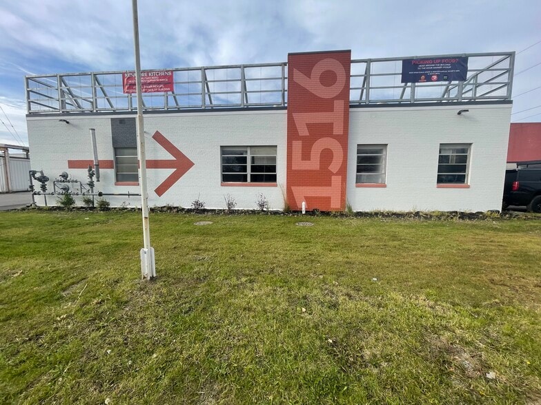 Primary Photo Of 1516 Military Rd, Buffalo Restaurant For Sale