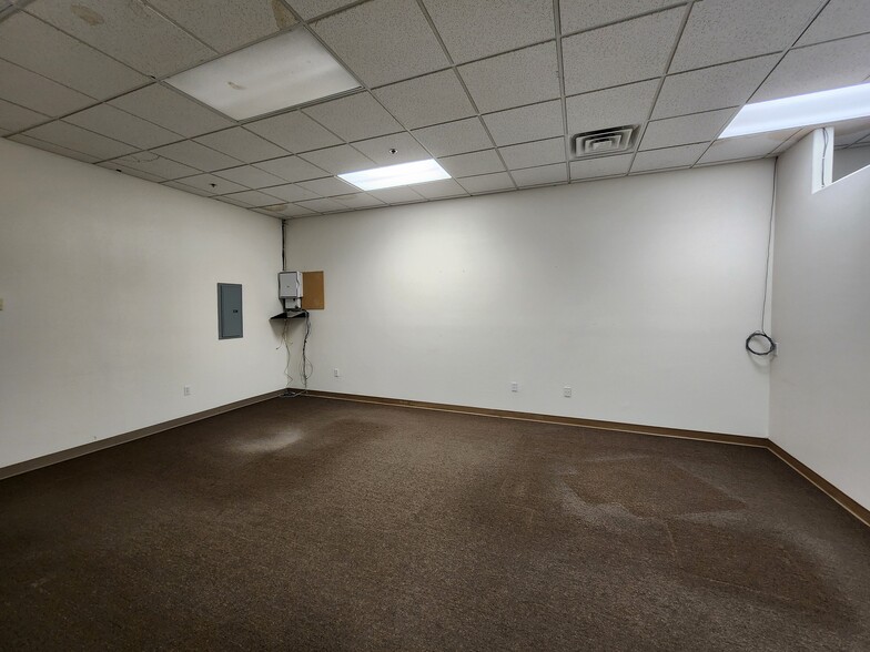 More Photos Of 1231 E Basin Ave, Pahrump Restaurant For Lease