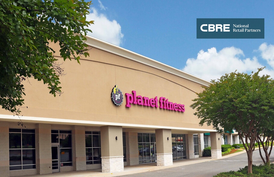 More Photos Of 9920-10056 E Independence Blvd, Matthews General Retail For Sale