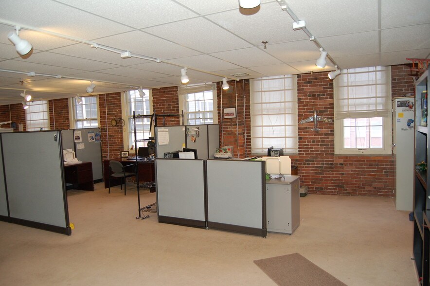 More Photos Of 53-63 Wingate St, Haverhill Office For Lease