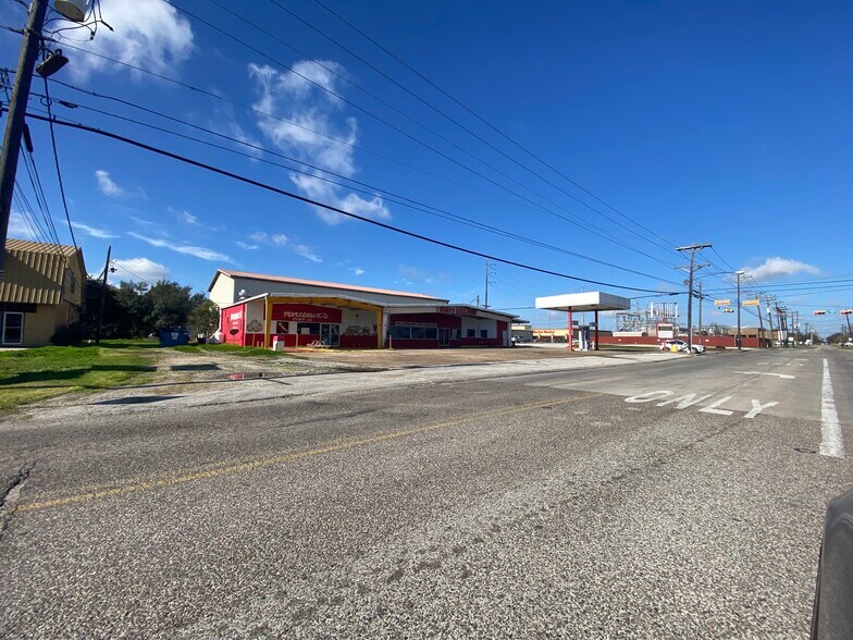 More Photos Of 6050 39th St, Groves Storefront Retail Office For Sale