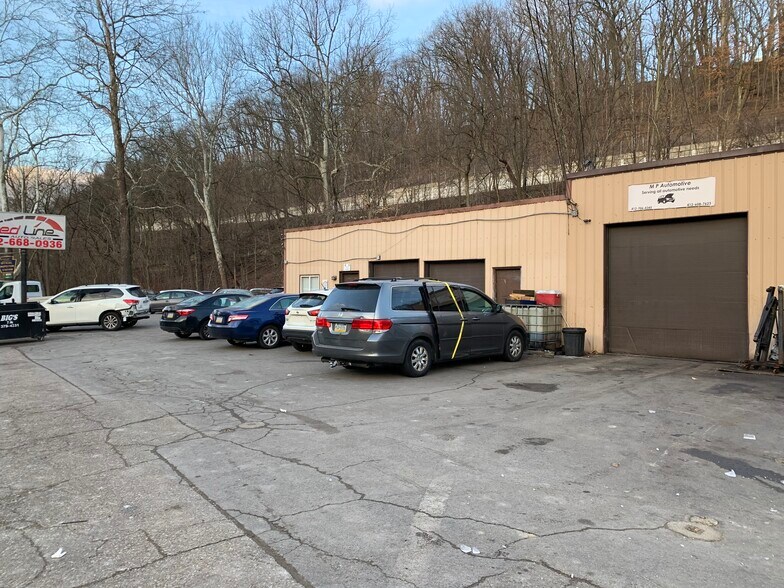 1281 Saw Mill Run Blvd, Pittsburgh, PA 15226 Service For Sale