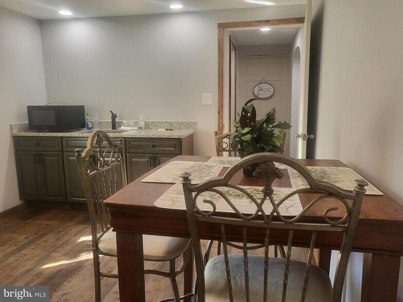 More Photos Of 992 Clamtown Rd, Tamaqua Office For Lease