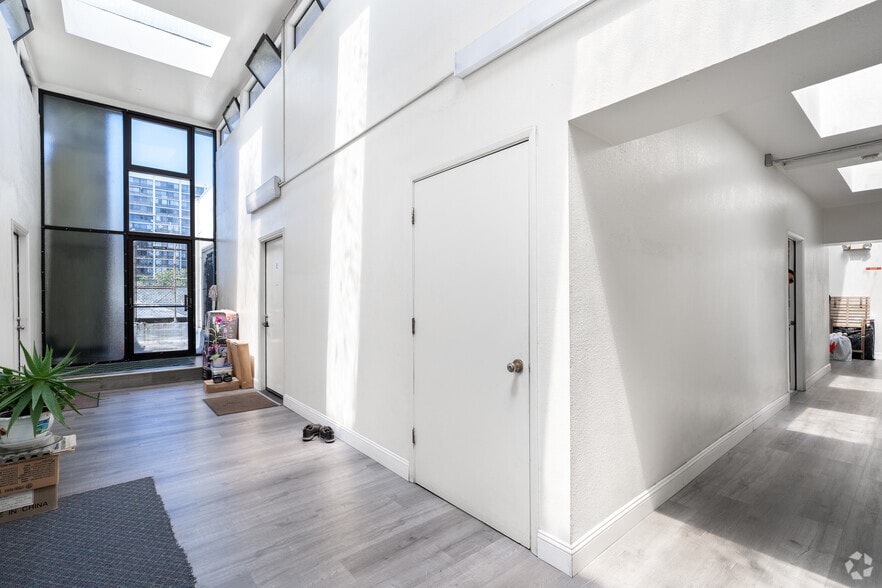 More Photos Of 801-821 Webster St, Oakland Storefront Retail Office For Sale