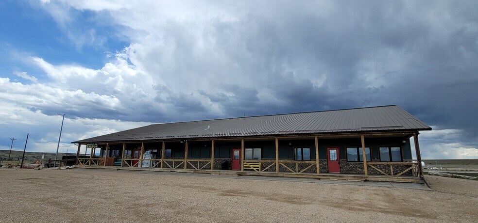 More Photos Of 2000 Hwy 130, Saratoga General Retail For Sale