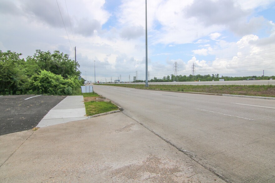 More Photos Of 8051 S Sam Houston Pky, Houston Unknown For Lease