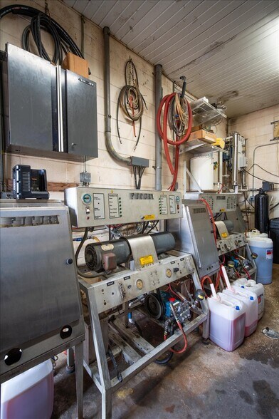 More Photos Of 1030 W Hal McRae Blvd, Avon Park Carwash For Sale